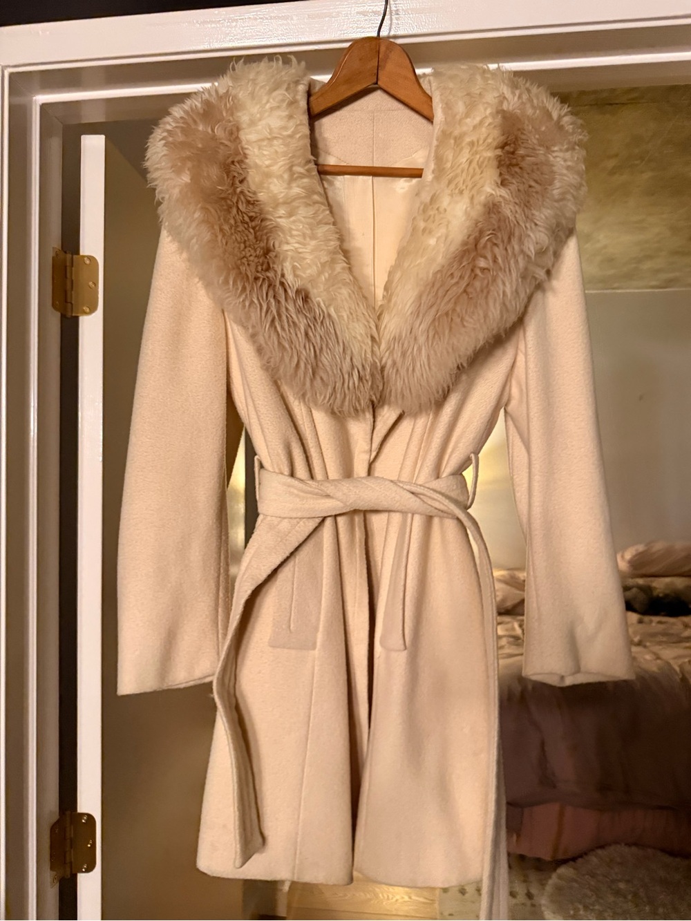 Vintage Cream Wool Blend Belted Coat Faux Fur Shawl Collar Winter Jacket